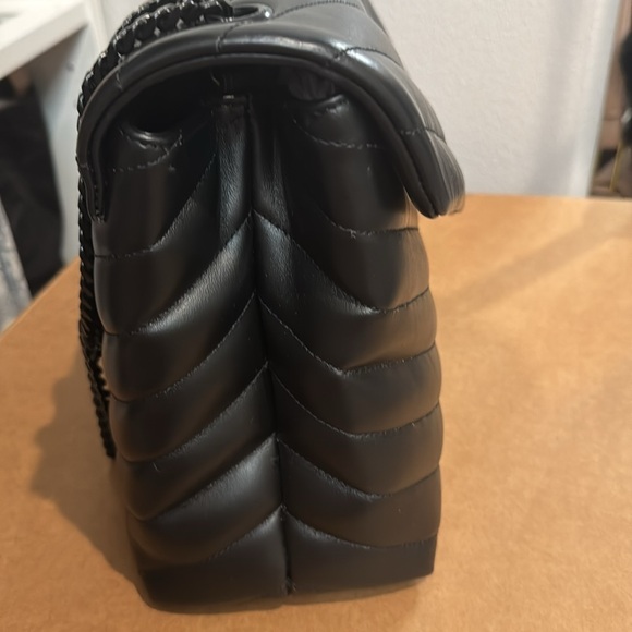 AUTHENTIC MEDIUM YSL LOULOU BAG
SO BLACK - Picture 6 of 12